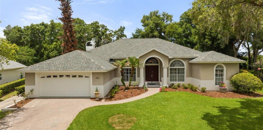 Casa en Mount Dora, Florida 3 dormitorios, 281.31 m2 № 2203757
