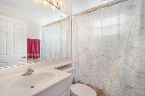 Condo in Bradenton, Florida, 2 bedrooms  № 1826329 - photo 16