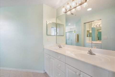 Condo in Bradenton, Florida, 2 bedrooms  № 1826329 - photo 12