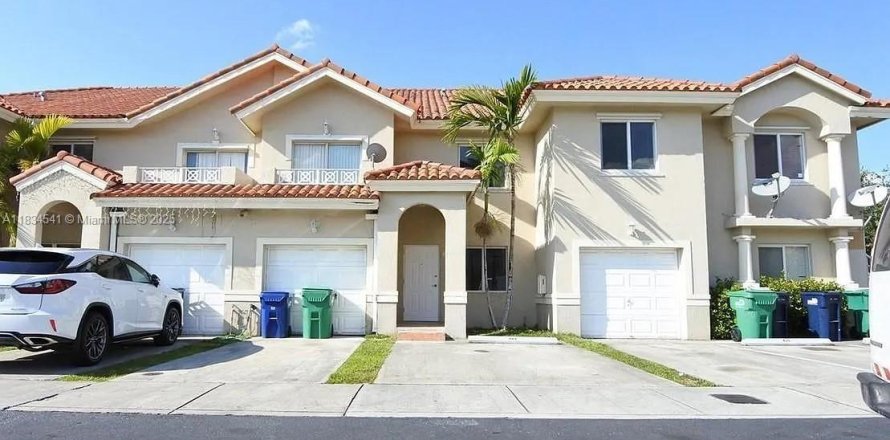 Condo à Doral, Floride, 4 chambres № 1817077