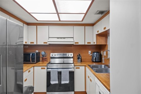 Condo in Miami, Florida, 3 bedrooms  № 1848393 - photo 7