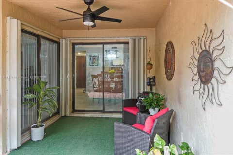 Condo in Miami, Florida, 3 bedrooms  № 1848393 - photo 27