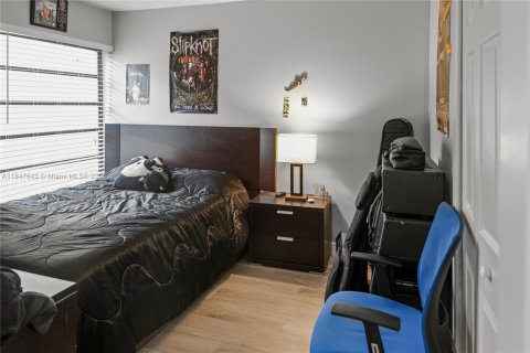 Condo in Miami, Florida, 3 bedrooms  № 1848393 - photo 22