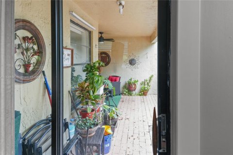 Condo in Miami, Florida, 3 bedrooms  № 1848393 - photo 28