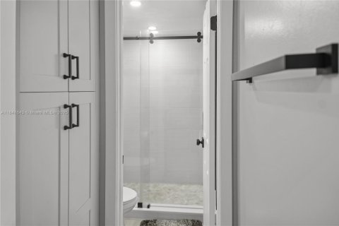 Condo in Miami, Florida, 3 bedrooms  № 1848393 - photo 23