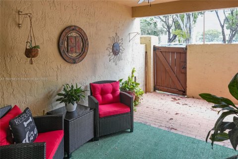 Condo in Miami, Florida, 3 bedrooms  № 1848393 - photo 26