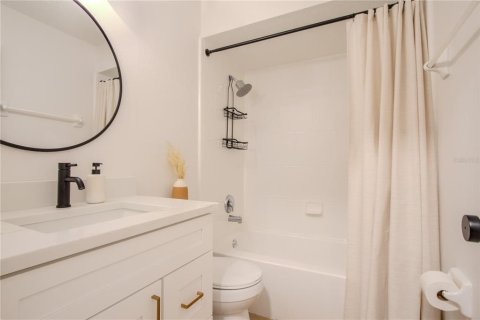 Condo in Winter Park, Florida, 1 bedroom  № 1780988 - photo 16