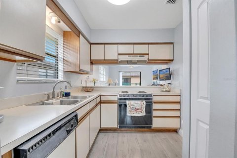 Купить кондоминиум в Киссимми, Флорида 5 комнат, 92.07м2, № 1917678 - фото 25