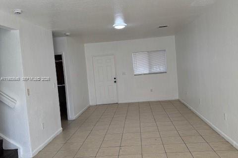 Снять в аренду таунхаус в Хомстед, Флорида 4 спальни, 165.83м2, № 2044282 - фото 3