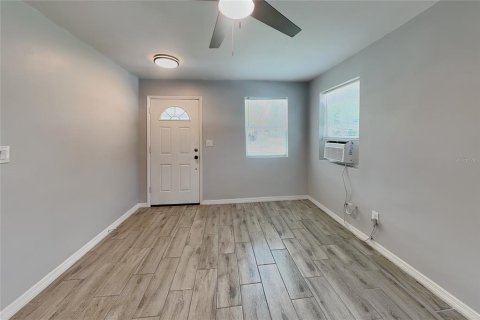 Villa ou maison à louer à Orlando, Floride: 2 chambres, 73.95 m2 № 2396544 - photo 3
