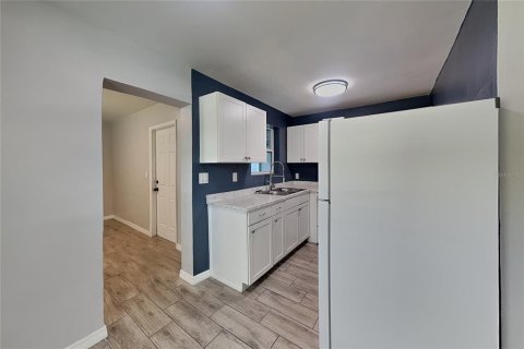 Villa ou maison à louer à Orlando, Floride: 2 chambres, 73.95 m2 № 2396544 - photo 5
