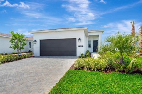 House in Tavares, Florida 3 bedrooms, 160.16 sq.m. № 1690996 - photo 1