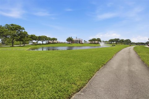 Condo in Deerfield Beach, Florida, 1 bedroom  № 2268711 - photo 24