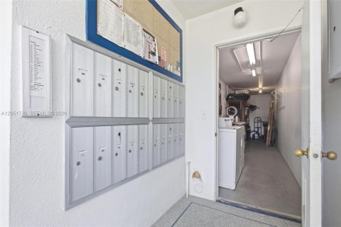 Condo in Deerfield Beach, Florida, 1 bedroom  № 2268711 - photo 22