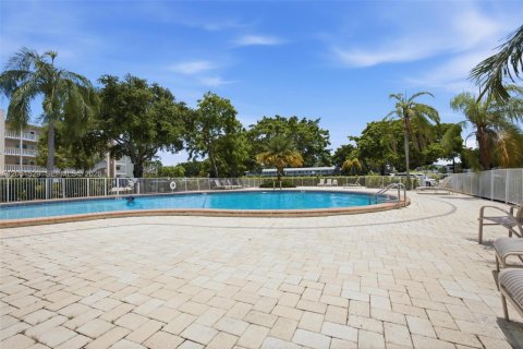 Condo in Deerfield Beach, Florida, 1 bedroom  № 2268711 - photo 20