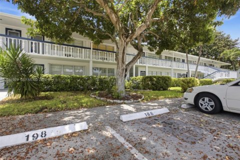Condo in Deerfield Beach, Florida, 1 bedroom  № 2268711 - photo 28