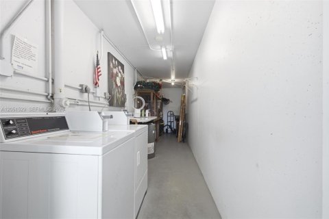 Condo in Deerfield Beach, Florida, 1 bedroom  № 2268711 - photo 21
