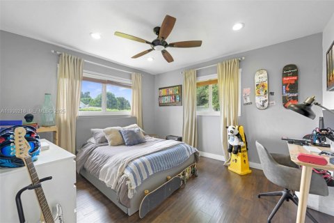 Снять в аренду виллу или дом в Пальметто-Бей, Флорида 5 спален, 212.75м2, № 1988971 - фото 19