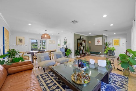 Снять в аренду виллу или дом в Пальметто-Бей, Флорида 5 спален, 212.75м2, № 1988971 - фото 4