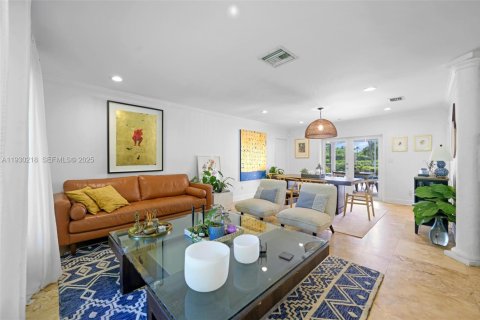 Снять в аренду виллу или дом в Пальметто-Бей, Флорида 5 спален, 212.75м2, № 1988971 - фото 5