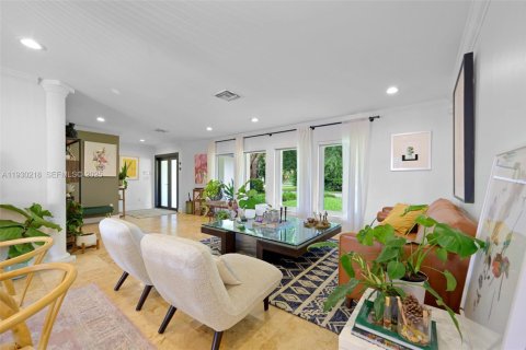 Снять в аренду виллу или дом в Пальметто-Бей, Флорида 5 спален, 212.75м2, № 1988971 - фото 3