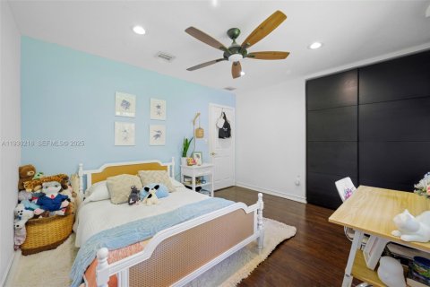 Снять в аренду виллу или дом в Пальметто-Бей, Флорида 5 спален, 212.75м2, № 1988971 - фото 23