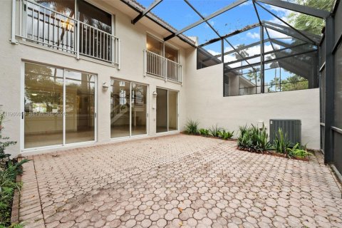 House in Doral, Florida 3 bedrooms, 176.33 sq.m. № 2043123 - photo 26