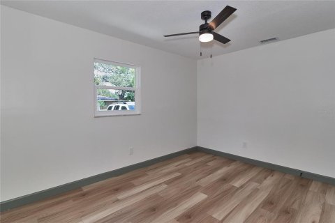 Commercial property in Saint Petersburg, Florida 7 bedrooms, 129.69 sq.m. № 1915730 - photo 19