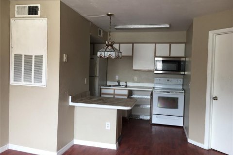 Condominio en alquiler en Kissimmee, Florida, 1 dormitorio, 49.24 m2 № 2258670 - foto 4