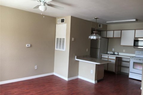 Condominio en alquiler en Kissimmee, Florida, 1 dormitorio, 49.24 m2 № 2258670 - foto 3