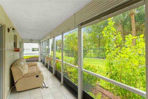 Condo à Hollywood, Floride, 2 chambres  № 2015047