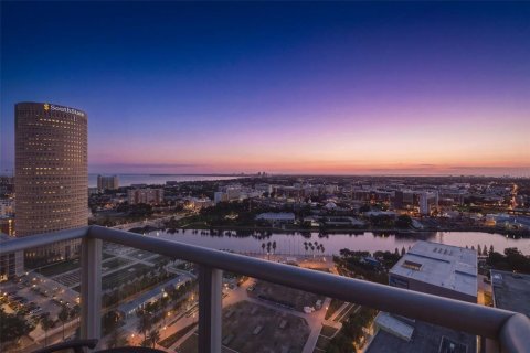 Condo in Tampa, Florida, 1 bedroom № 2368613