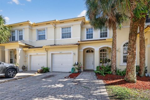 Condo à Miramar, Floride, 3 chambres  № 2282947