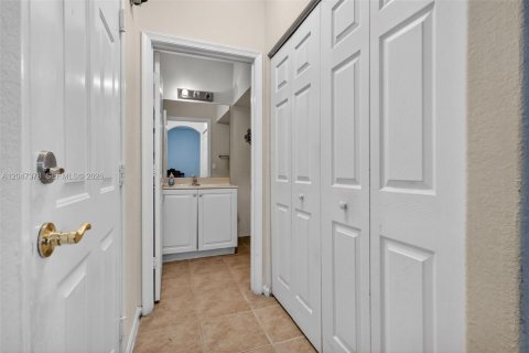 Copropriété à vendre à Miramar, Floride: 3 chambres, 142.14 m2 № 2282947 - photo 9
