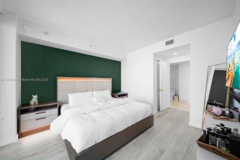 Condominio en venta en Miami, Florida, 1 dormitorio, 68.56 m2 № 2034662 - foto 11