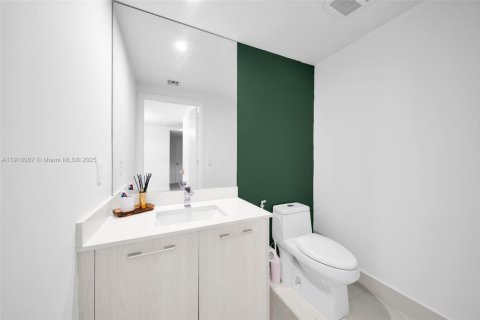 Condominio en venta en Miami, Florida, 1 dormitorio, 68.56 m2 № 2034662 - foto 7