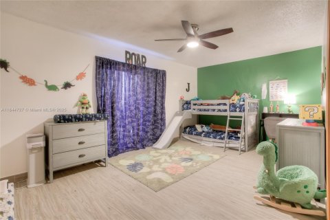 Townhouse in Hialeah, Florida 2 bedrooms, 136.38 sq.m. № 1841352 - photo 10