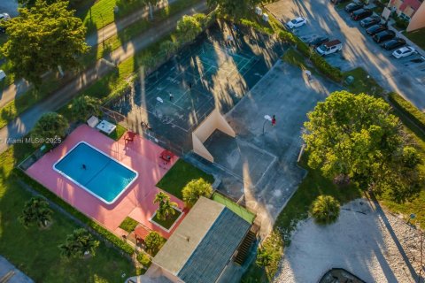 Condominio en venta en Tamarac, Florida, 4 dormitorios, 173.26 m2 № 1892788 - foto 30