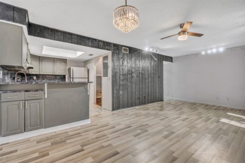 Condominio en venta en Tamarac, Florida, 4 dormitorios, 173.26 m2 № 1892788 - foto 4
