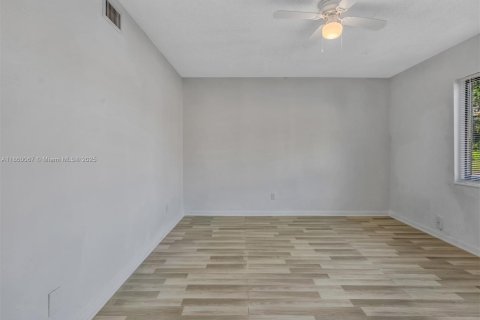 Condominio en venta en Tamarac, Florida, 4 dormitorios, 173.26 m2 № 1892788 - foto 14