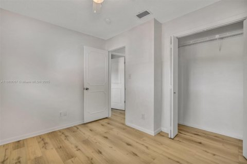Condominio en venta en Tamarac, Florida, 4 dormitorios, 173.26 m2 № 1892788 - foto 18