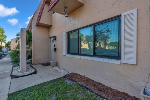Condominio en venta en Tamarac, Florida, 4 dormitorios, 173.26 m2 № 1892788 - foto 28