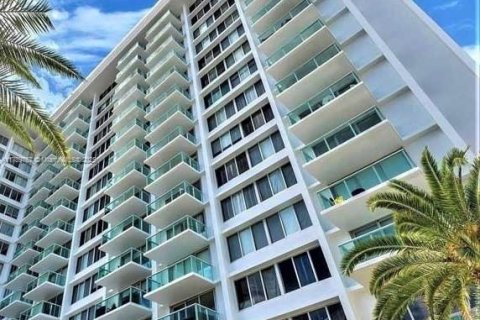 Condominio en alquiler en Miami Beach, Florida, 2 dormitorios, 110.27 m2 № 1697758 - foto 14