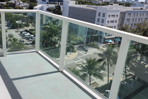Condominio en alquiler en Miami Beach, Florida, 2 dormitorios, 110.27 m2 № 1697758 - foto 17