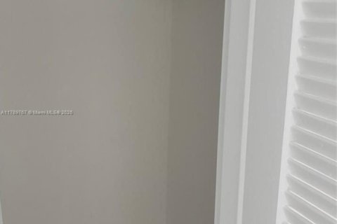 Condominio en alquiler en Miami Beach, Florida, 2 dormitorios, 110.27 m2 № 1697758 - foto 24