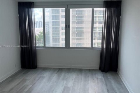 Condominio en alquiler en Miami Beach, Florida, 2 dormitorios, 110.27 m2 № 1697758 - foto 9
