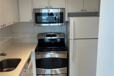 Condominio en alquiler en Miami Beach, Florida, 2 dormitorios, 110.27 m2 № 1697758 - foto 28