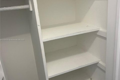 Condominio en alquiler en Miami Beach, Florida, 2 dormitorios, 110.27 m2 № 1697758 - foto 10