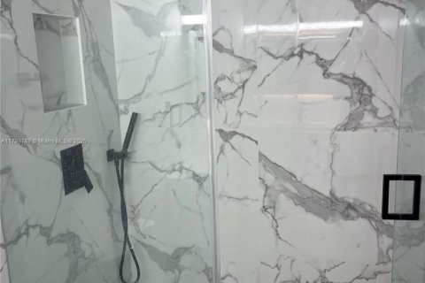 Condominio en alquiler en Miami Beach, Florida, 2 dormitorios, 110.27 m2 № 1697758 - foto 5