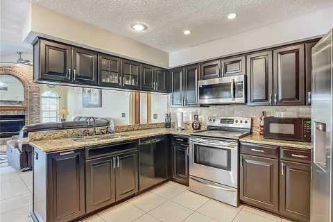 House in Valrico, Florida 3 bedrooms, 171.4 sq.m. № 1904936 - photo 6
